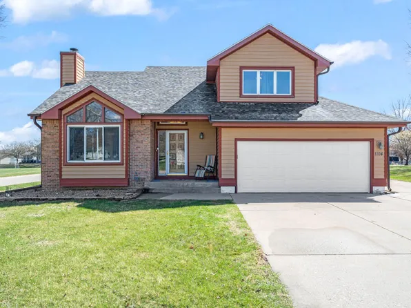 1104 E 16th St S, Newton, IA 50208