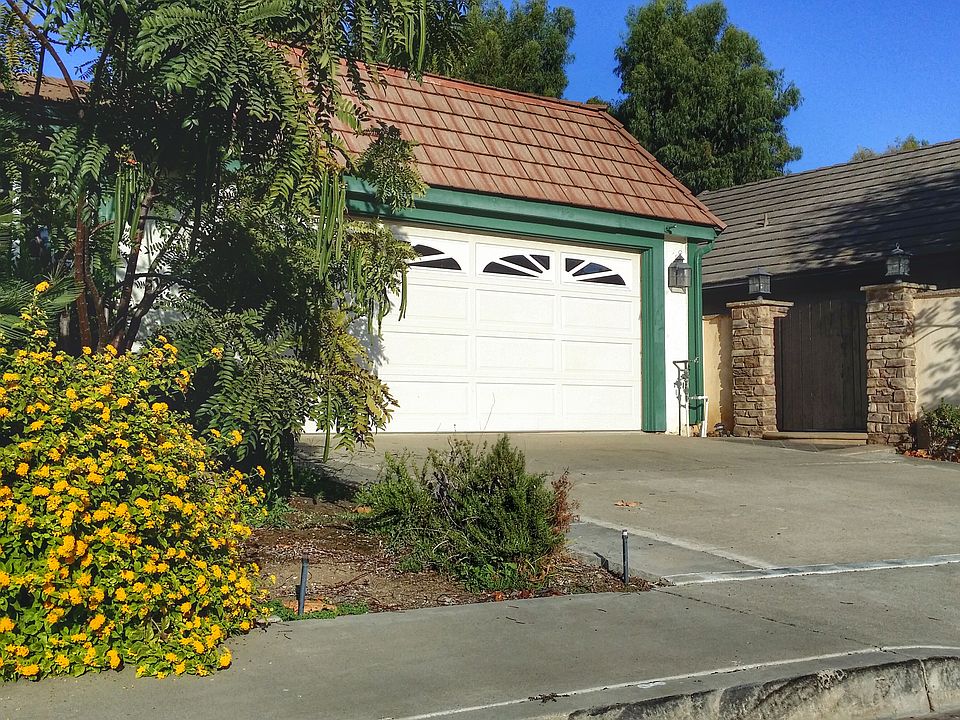 Single Level British Cottage