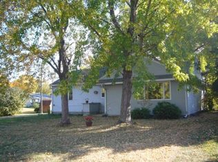 727 Shumway St S, Shakopee, MN 55379