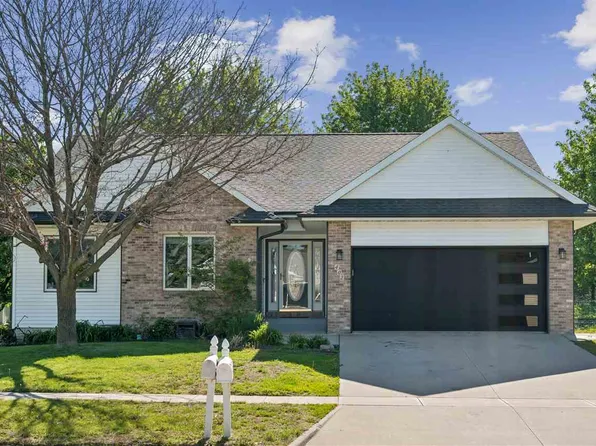 402 Windsor Dr, Solon, IA 52333