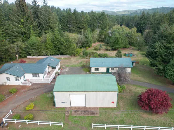 69549 Wildwood Rd, North Bend, OR 97459