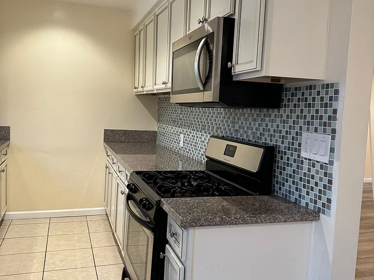 543 Evergreen Street — Photo 22