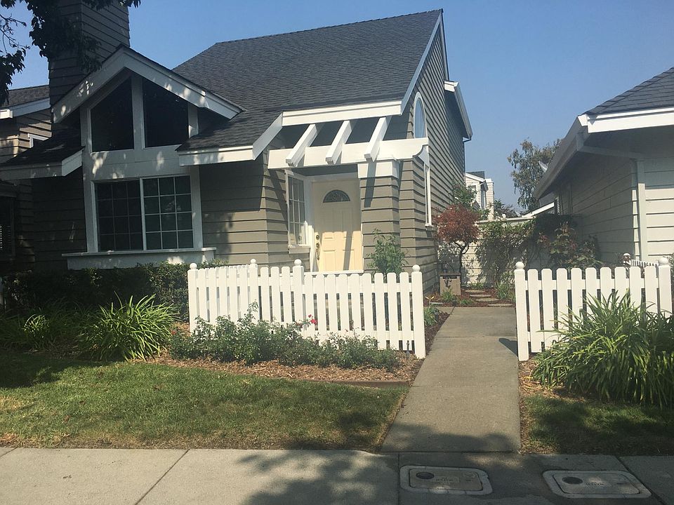 1st image of 319 Starfish Ln