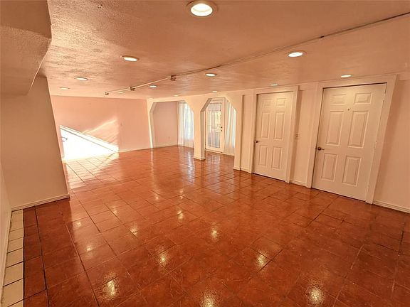 5th image of 2209 Ella Blvd #5
