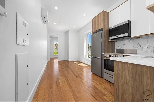 Rented by ERNY LLC | media 12