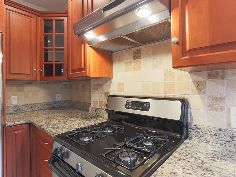 79 Jason St #79 — Photo 23