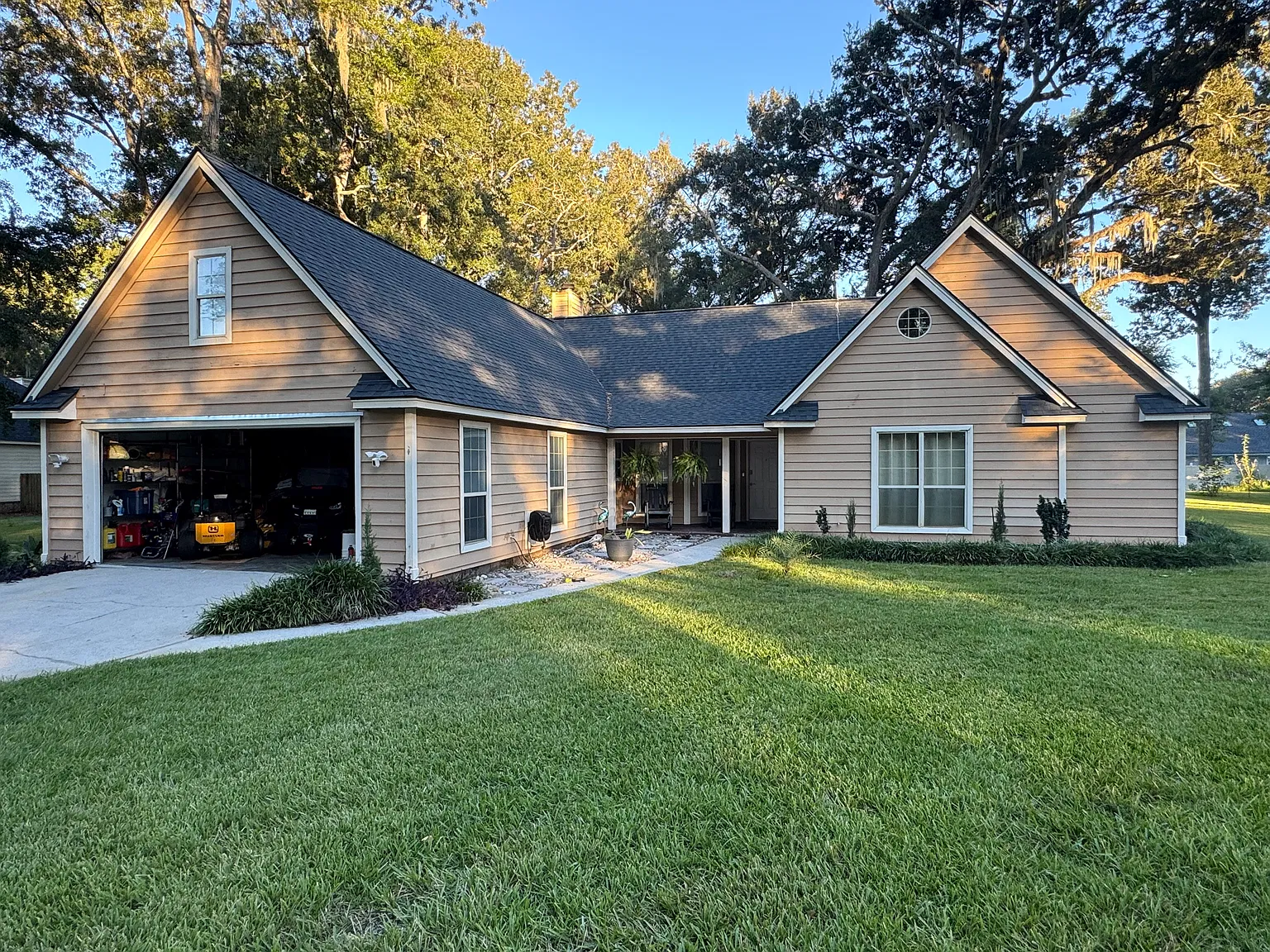 4 bed, 2619 sqft, $3,000 — Photo 1