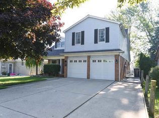 38078 Lakeville St, Harrison Township, MI