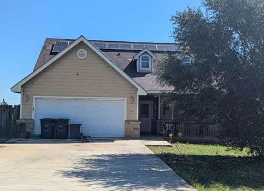 1st image of 135 Bluebonnet Hill