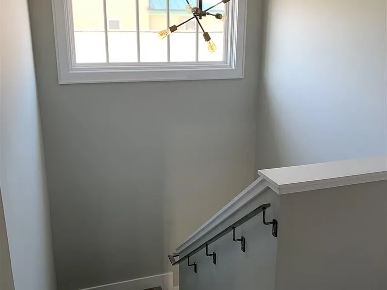 808 Elliott Ave — Photo 21
