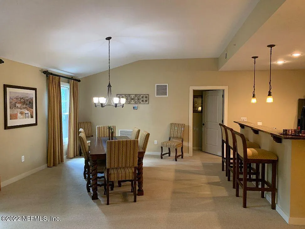 3 bed, 3.0 bath, 1758 sqft, $4,400 — Photo 3