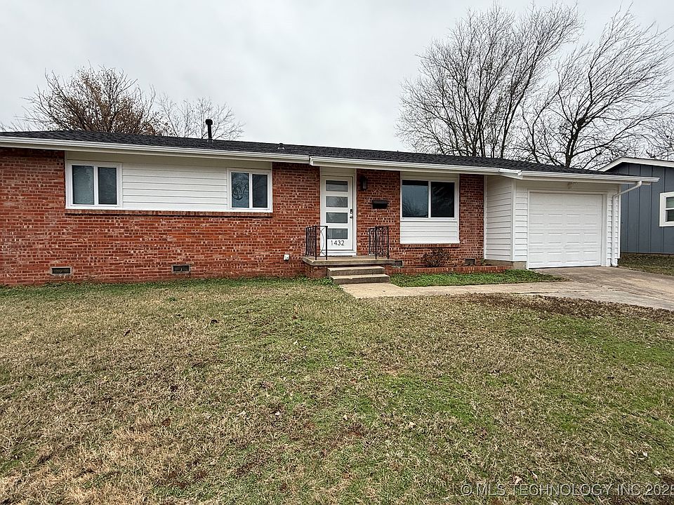 1st image of 1432 E Denton Ave