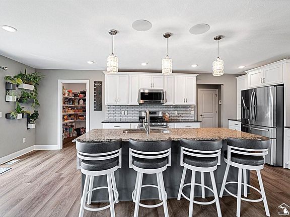 5th image of 9275 Village Meadows Dr