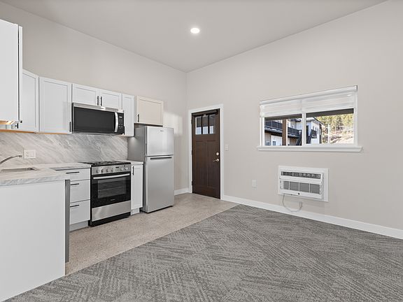 5th image of 208 W Mount Rushmore Rd #10