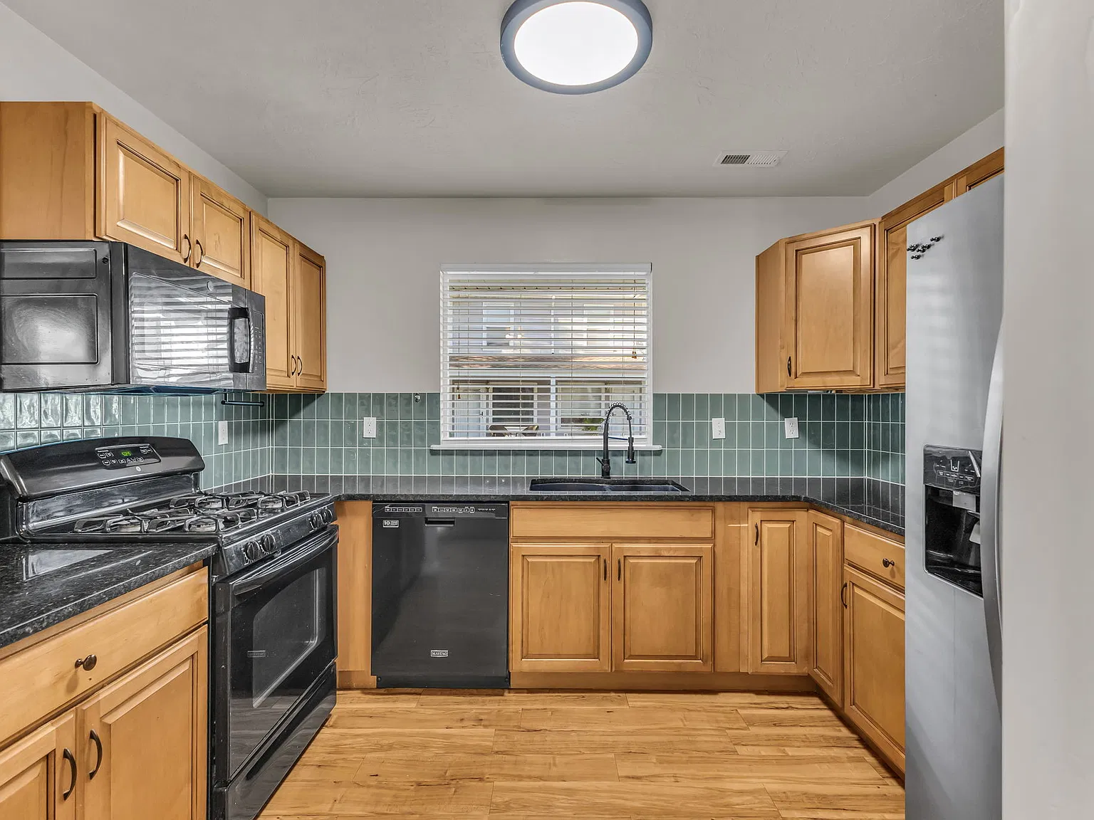 564 Sellwood Court - 1 — Photo 3