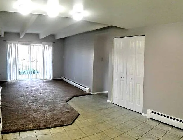 Royal Village Apartment Homes 120 — Photo 3