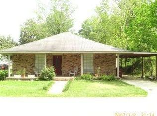 820 Wisteria Ln, Picayune, MS 39466