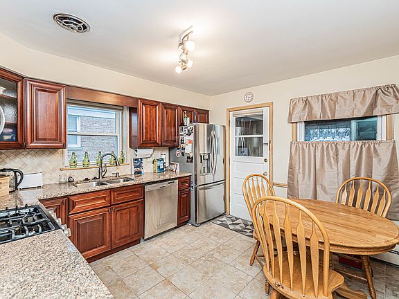 5th image of 5845 N Elston Ave