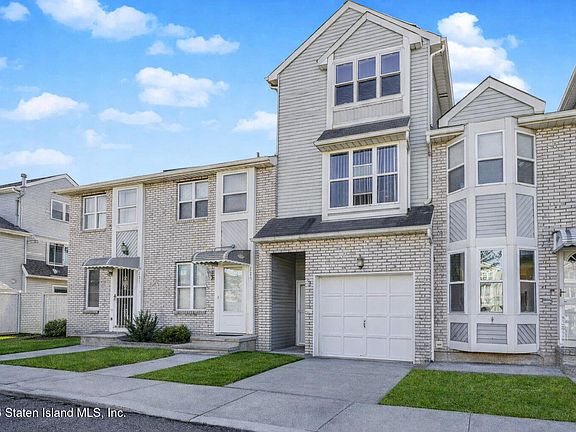 2nd image of 227 Rosedale Ave