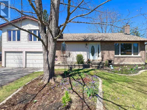 316 Leon Ave #5, Selwyn, ON K9L 1M1