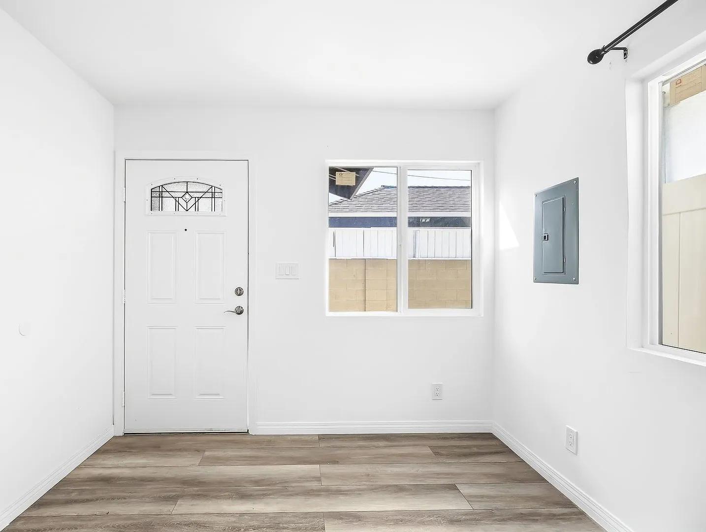 2 Bed/2 Bath - Back-house ADU - Lakewood, CA — Photo 3
