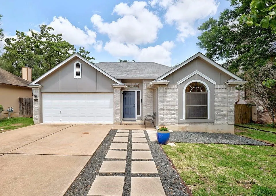 1205 Forest Oaks Path