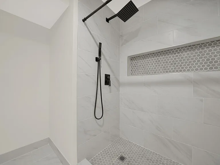6371 Toulon Dr — Photo 22