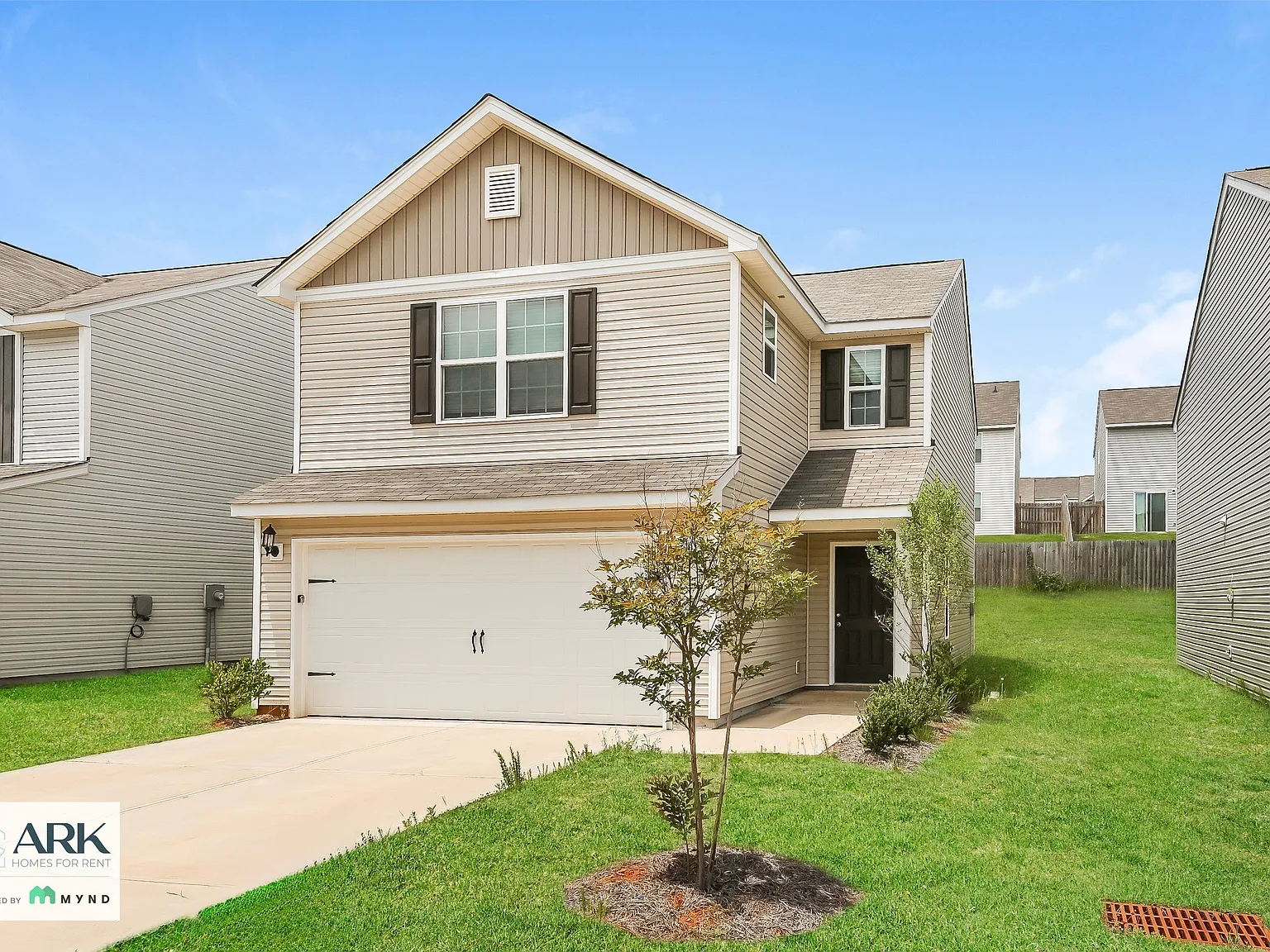 3 bed, 2.5 bath, 2002 sqft, $1,858 — Photo 2