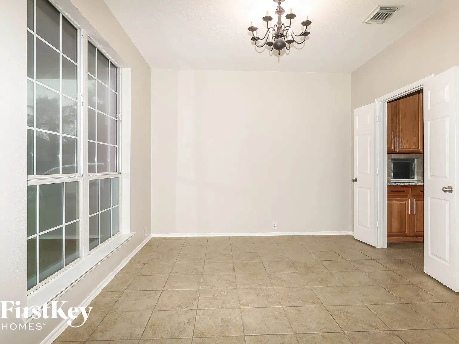 4 bed, 3.0 bath, 2557 sqft, $2,475 — Photo 4