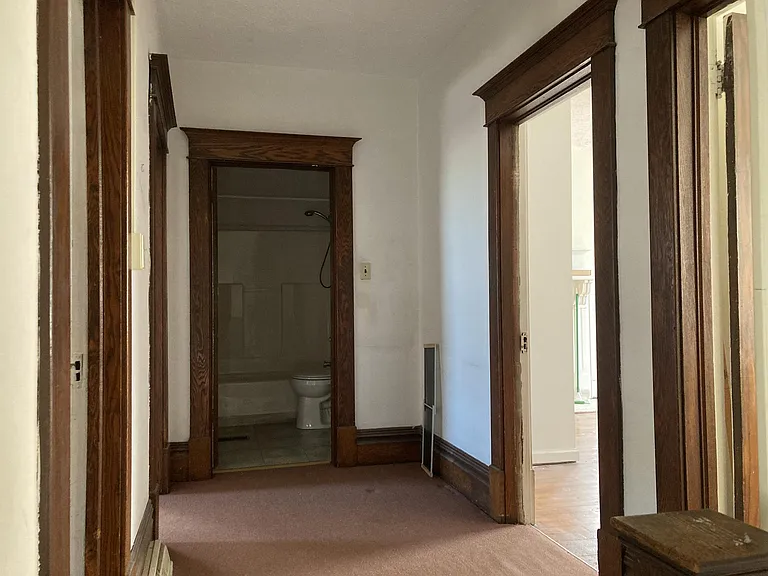 212 Grand St — Photo 14