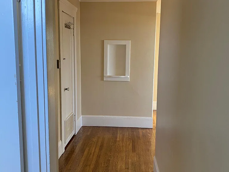 2900 Franklin St #7 — Photo 7