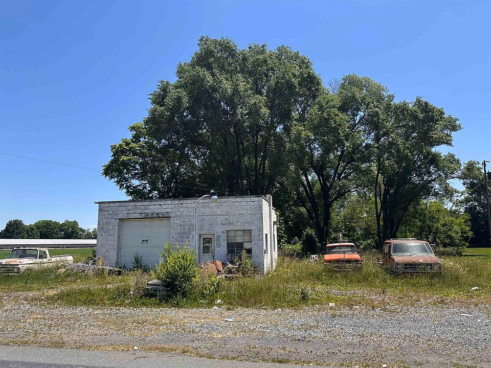 1st image of 1733 Clover Hill Rd