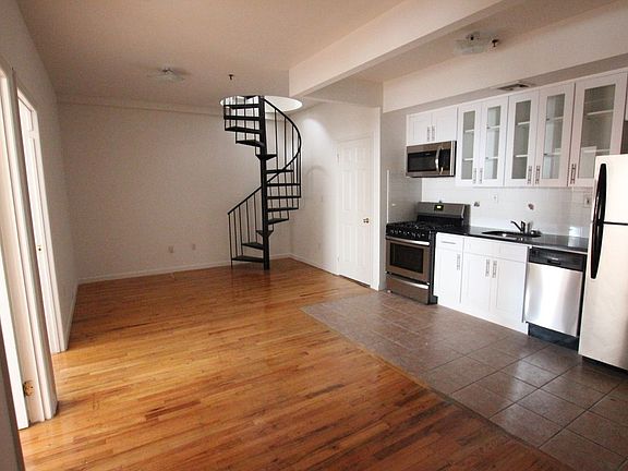 2nd image of 235 Montrose Ave APT 7