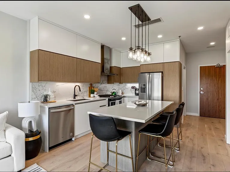139 Tuxedo Ave #317 — Photo 3