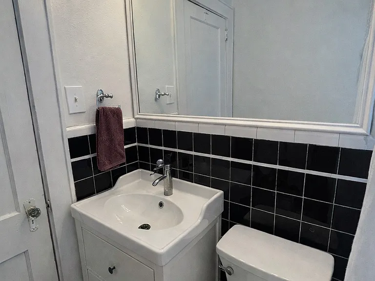 1019 Church St — Photo 16