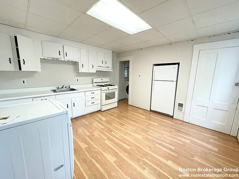 122 Buttonwood St #1 — Photo 2