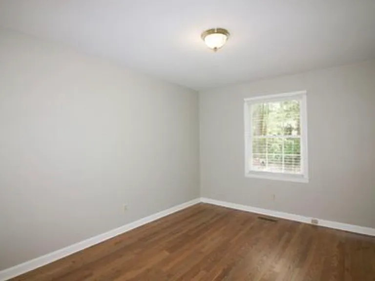 105 S Ridge St — Photo 8
