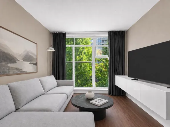 1777 W 7th Ave #216, Vancouver, BC V6J 0E5