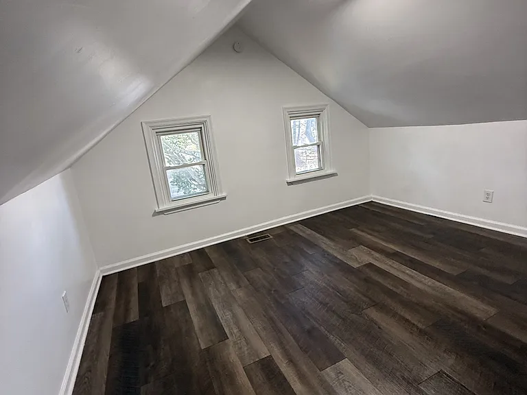 332 S 9th St — Photo 17