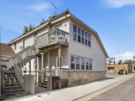 3rd image of 121 1st St W