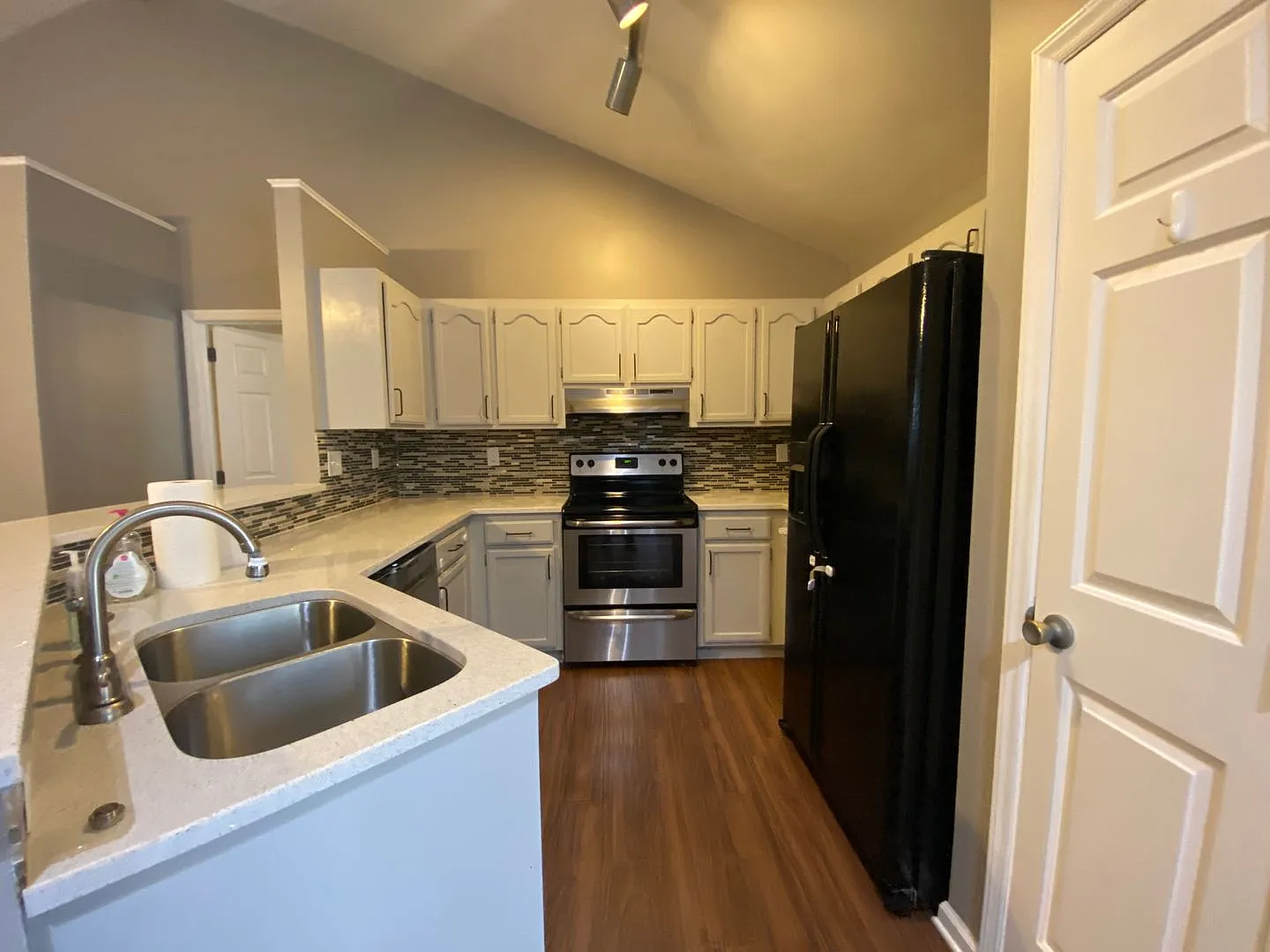 Room in 3 Bedroom Home at Hathshire Dr — Photo 3