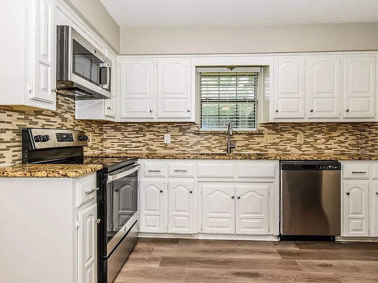 504 N Winding Oaks Dr — Photo 7