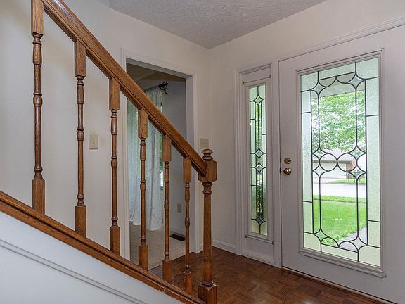 4th image of 2402 E Oakmont Dr