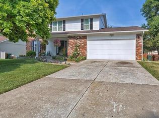 1820 Country Acres Dr, Saint Peters, MO