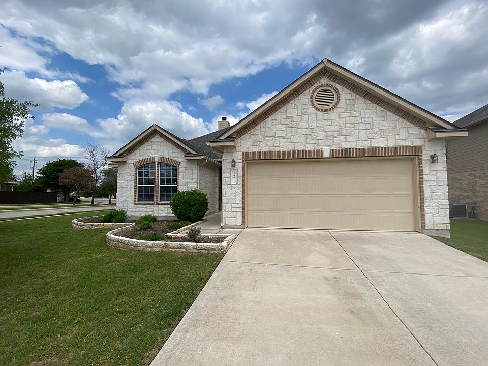 1st image of 121 Deerwood Oaks
