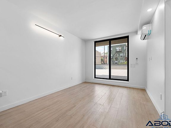 4th image of 21 Meserole St #202