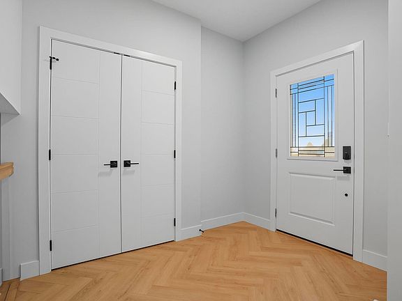 2nd image of 18135 87th St NW