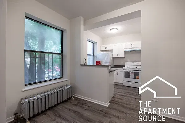 7721 N Marshfield Ave — Photo 2