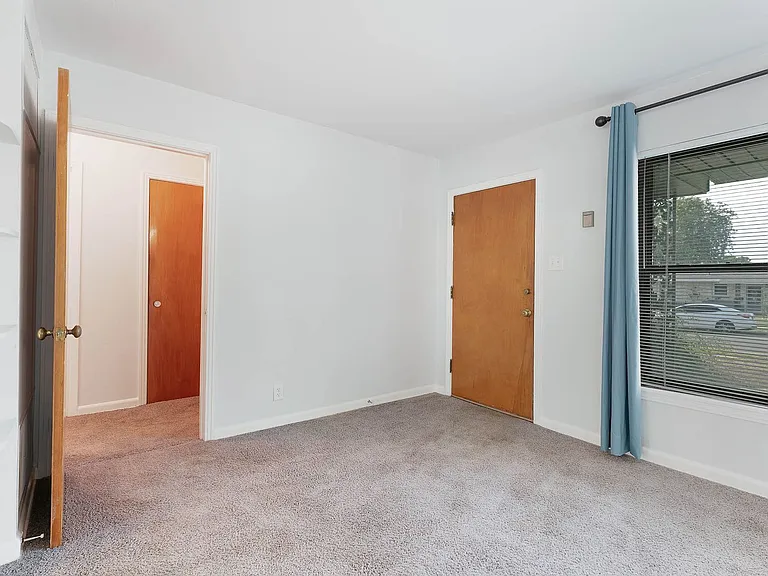 463 Cherry Ridge Dr — Photo 6