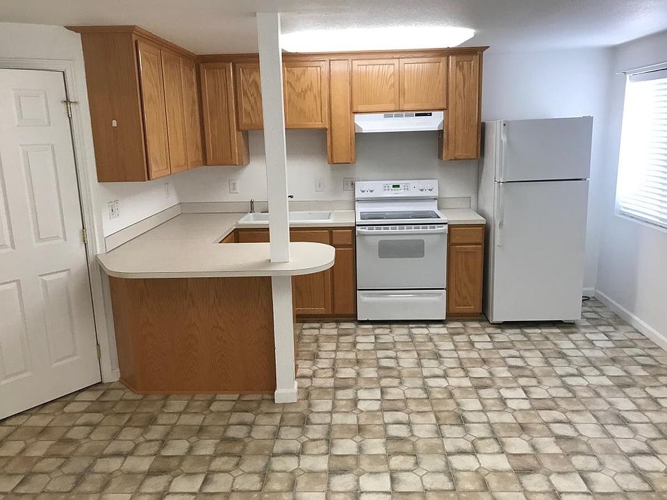 2nd image of 115 SE 3rd St APT B